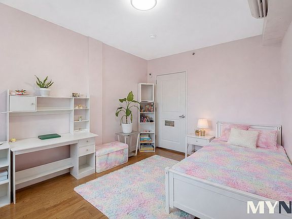 5th image of 2068 Ocean Ave #8A