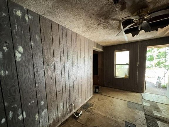 3rd image of 319 Strickler St