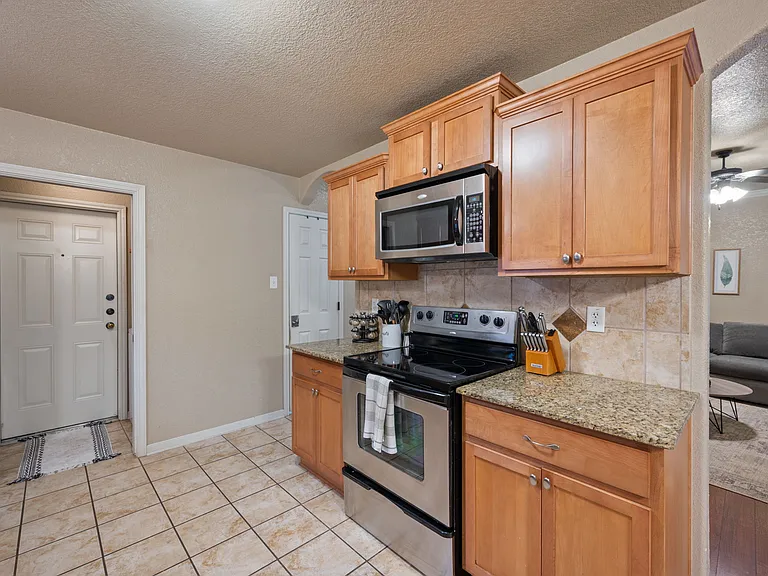 3805 Republic Of Texas Dr — Photo 24
