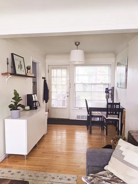2 bed, 935 sqft, $1,985 — Photo 2