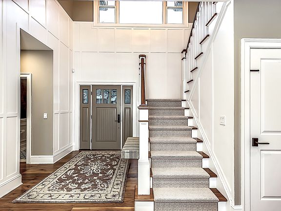 2nd image of 4 Melby Ln