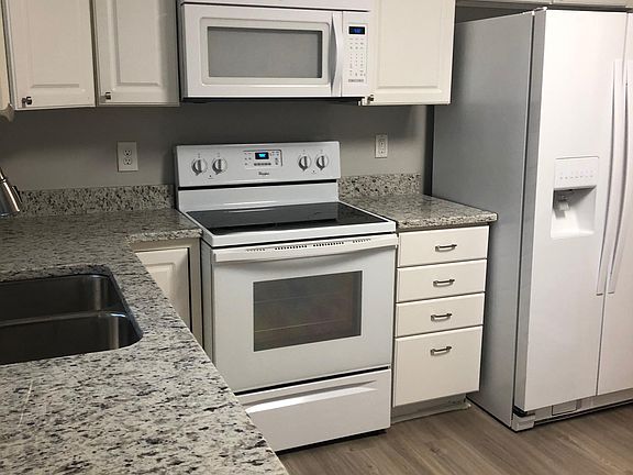 New granite counter tops and new dishwasher