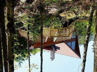 1496 Hazens Notch Rd, Montgomery Center, VT 05471