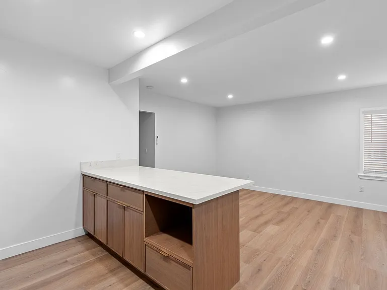 526 Lime Avenue — Photo 41