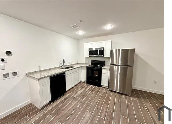648 Monticello Ct — Photo 5