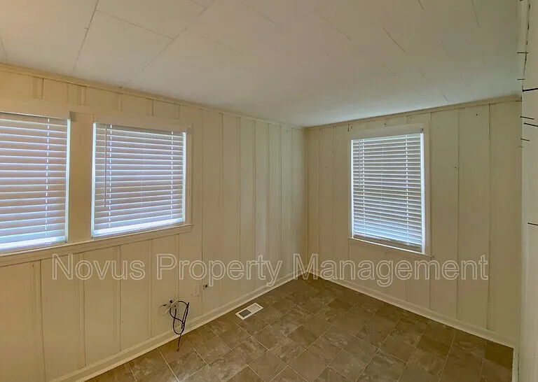 215 Pennsylvania Ave — Photo 10