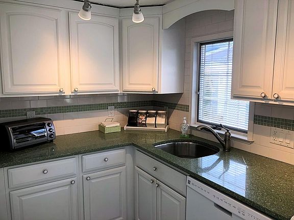 2nd image of 9 Grant St