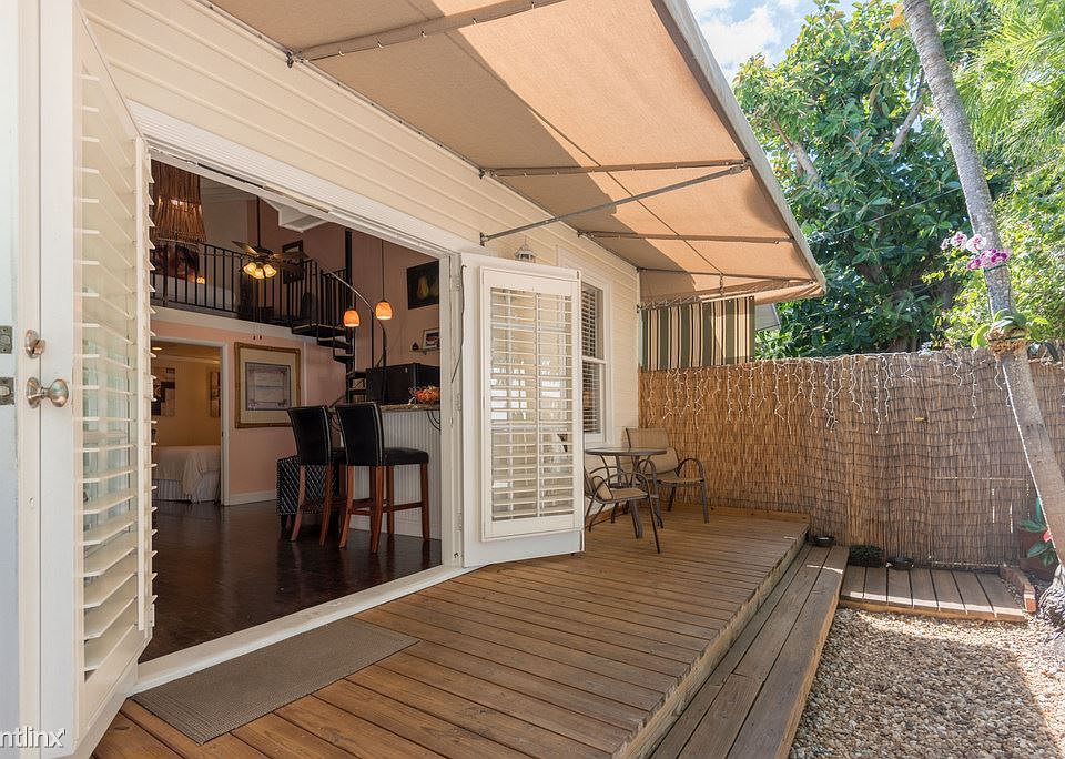 William's Loft - Old Town - back deck-house