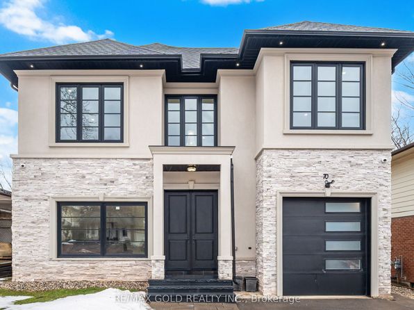 70 McCraney St W, Oakville, ON L6H 1H4