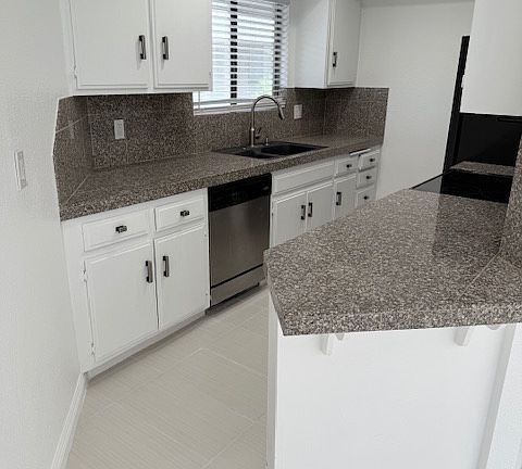 Updated KITCHEN with Granite Countertops