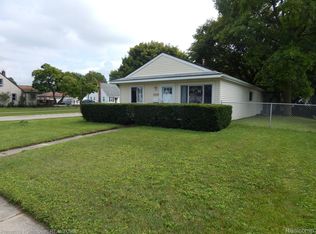 32115 Carlisle Pkwy, Wayne, MI 48184