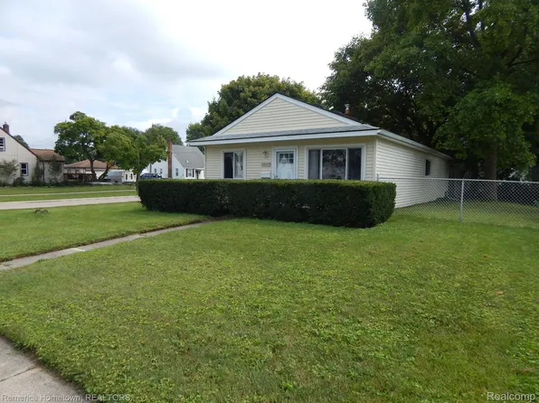 32115 Carlisle Pkwy, Wayne, MI 48184