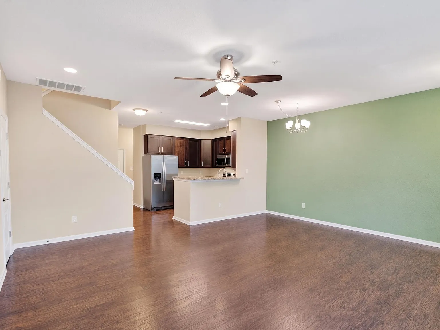 Beautiful 3-Bedroom Townhome in Hampton, VA | Available Sept 21 — Photo 2