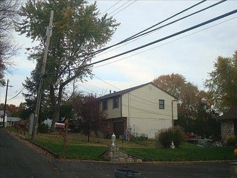 2nd image of 3565 3rd Ave