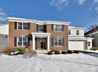 5871 Oak Ridge Way, Lisle, IL 60532