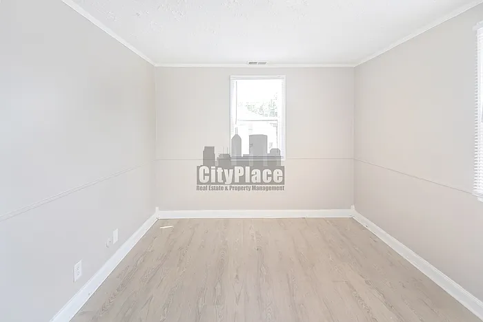 1822 S Chester Ave — Photo 19