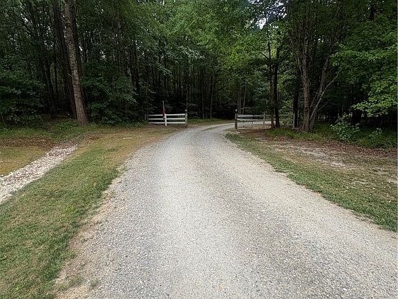 2nd image of 4215 Newville Rd