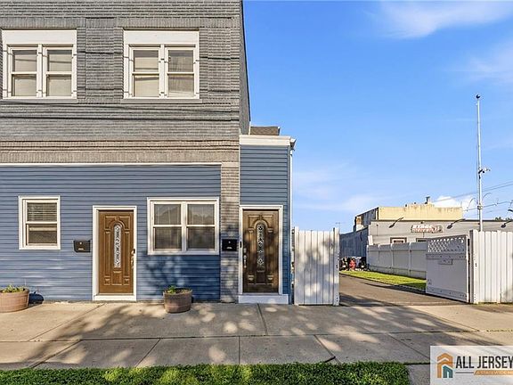 3rd image of 680 Amboy Ave