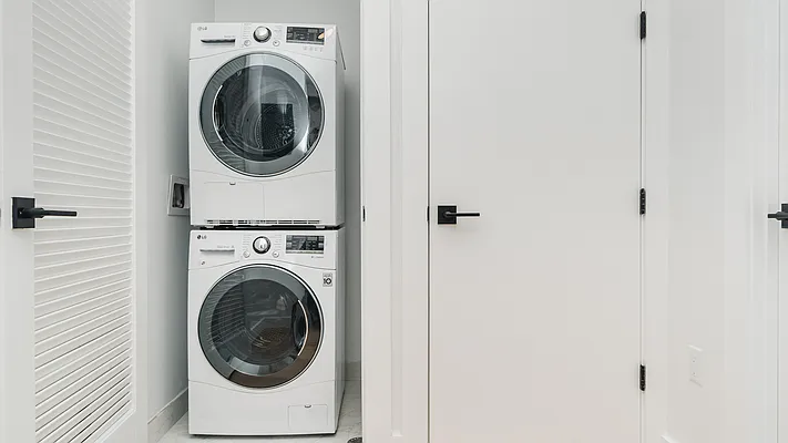 Rented by Nooklyn NYC LLC | media 41