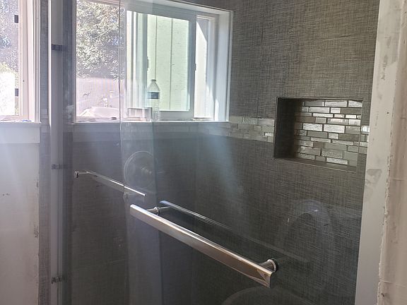 5th image of 2840 Park Ave #C