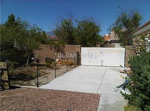 3rd image of 9594 Tyler Rose St