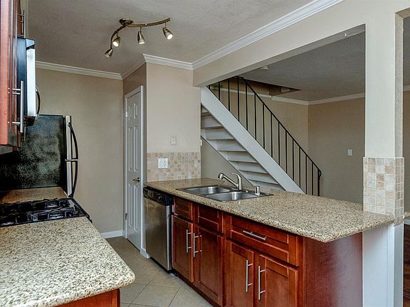 4th image of 4540 Greenholme Dr APT 2