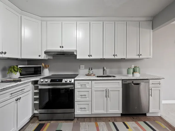 7601 W 101st St APT 318, Minneapolis, MN 55438