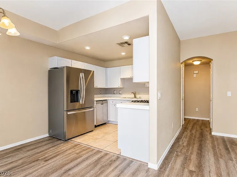 400 Amber Pine St #106 — Photo 6