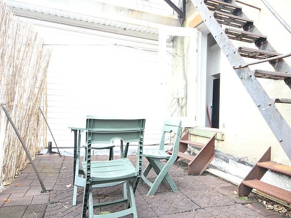 4th image of 238 Gates Ave APT 3