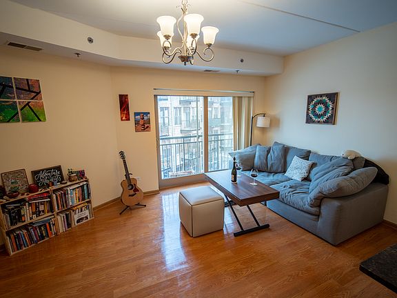 2nd image of 2322 S Canal St Unit 505