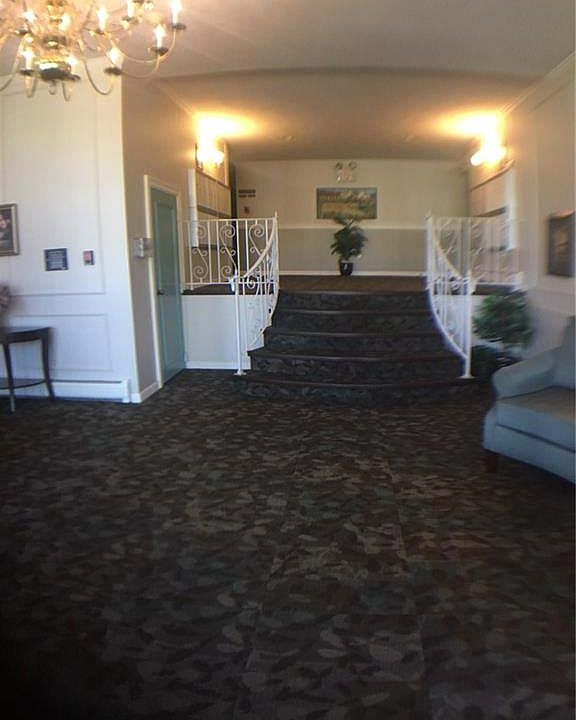 2nd image of 10 Tanglewood Ln APT 402