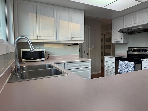 5th image of 13516 42nd St NW