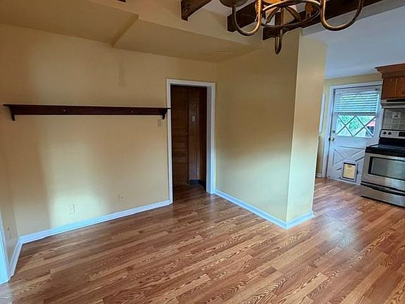 5th image of 555 Northbrook Rd