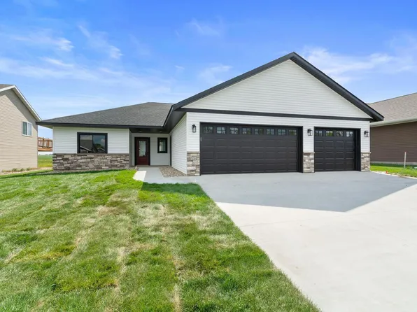 1534 9th Ave SW, Hutchinson, MN 55350