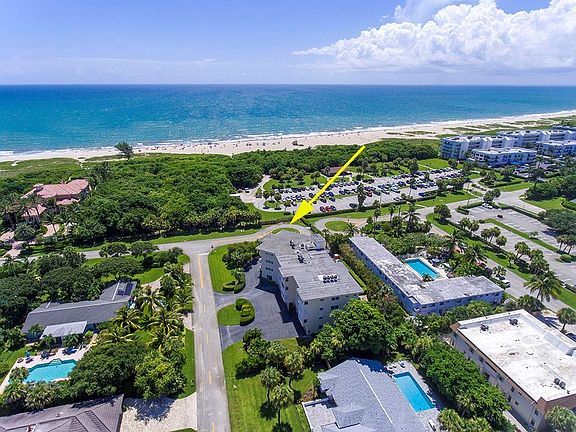 2nd image of 1715 Ocean Dr APT 4A