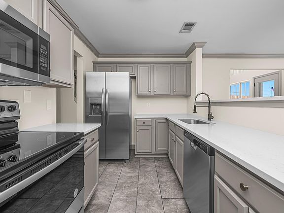 5th image of 603 Heath Pl