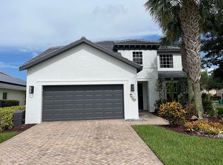 2136 Fairmont Ln, Naples, FL 34120