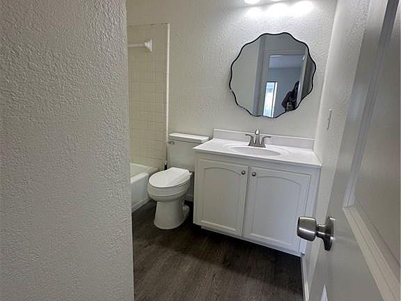 4th image of 1715 W Nolana Ave #3