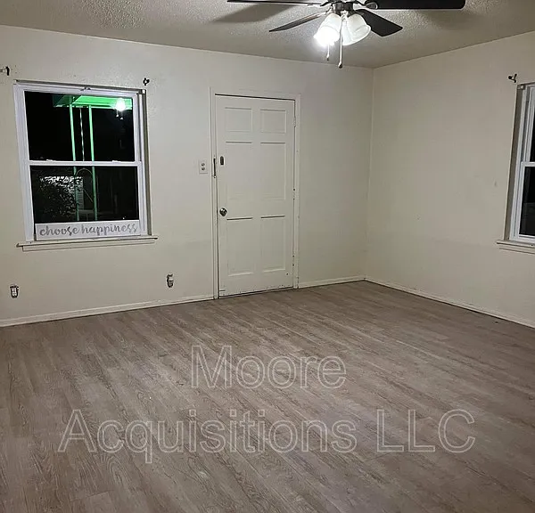 1435 S Rusk St — Photo 1