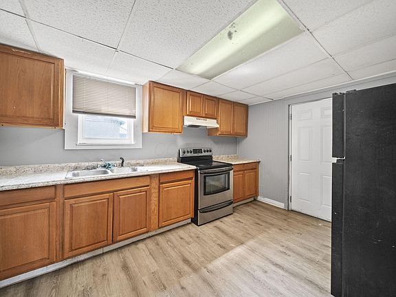5th image of 599 S Burgess Ave