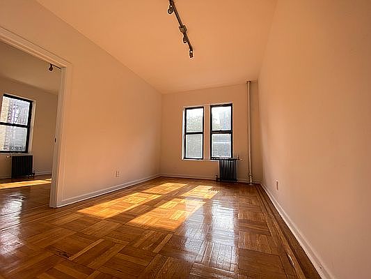3rd image of 73 Saint Pauls Pl #2B
