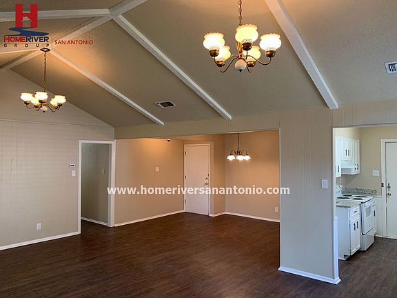 4th image of 8231 Creekline Dr