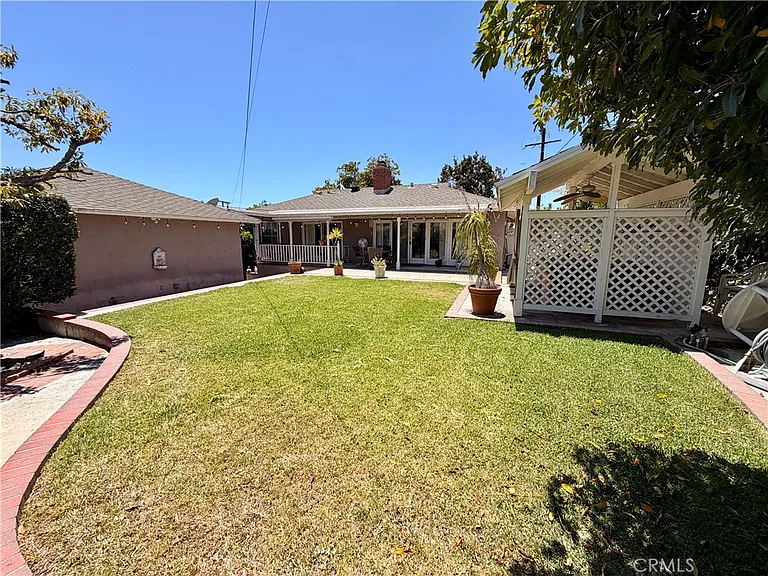 800 N Richman Ave — Photo 25