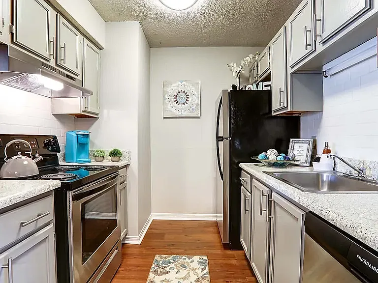 apt5-1920w