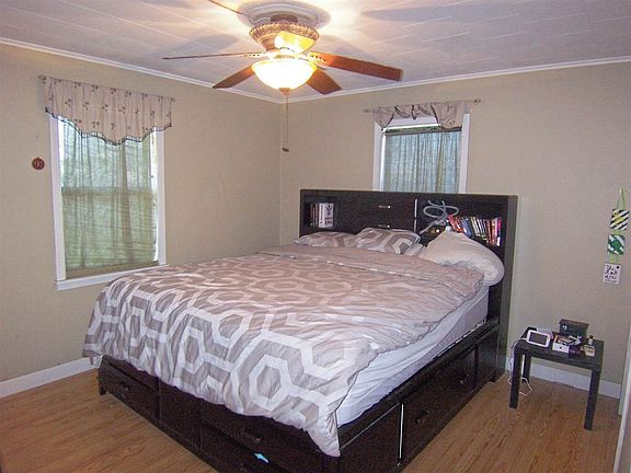 4th image of 520 Poplar St
