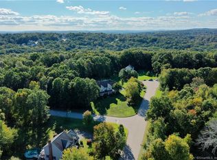 10 Pecausett Trl, East Hampton, CT 06424