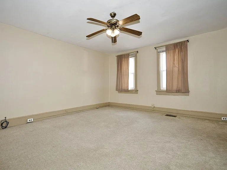 54 S 19th St — Photo 10