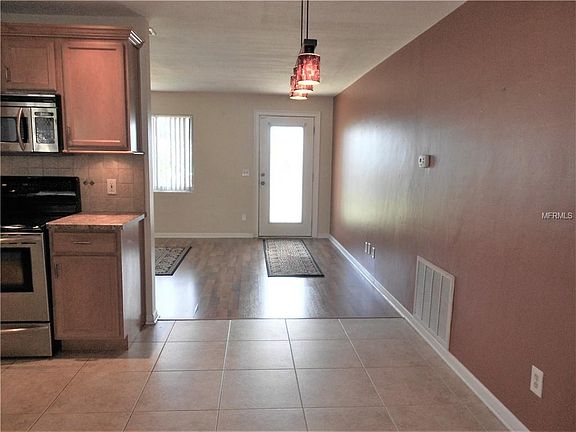 5th image of 1456 Cambridge Dr