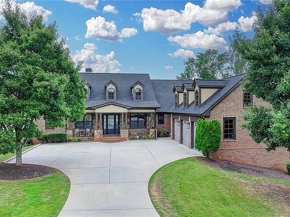 4th image of 835 Low Falls Ct