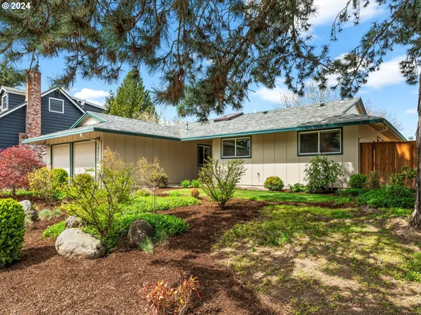 14075 SW Rochester Dr, Beaverton, OR 97008